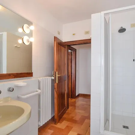 Casa Dei Lecci * פוליניו