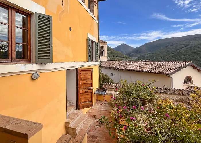 Casa Dei Lecci Feriehus